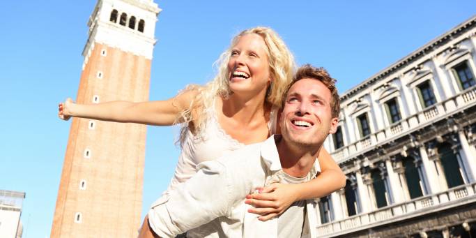 A couple exploring Venice | Italy