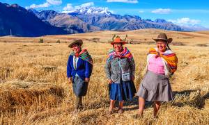 Peruvian ladies - Peru Tours - South America Tours - On The Go Tours