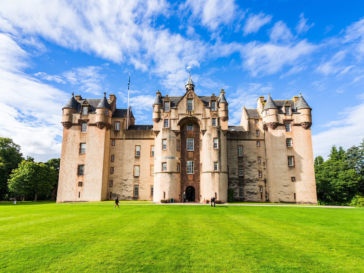 Scottish Castles Uncovered 4-Day Tour | On The Go Tours