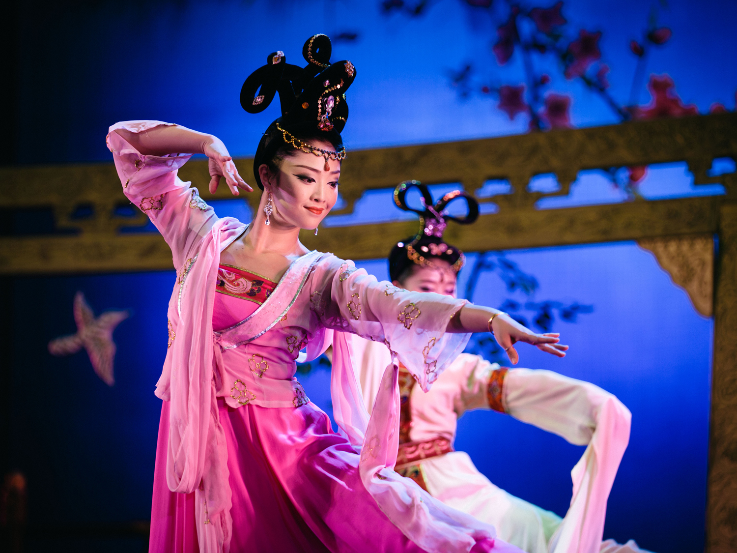 Traditional Chinese dancers